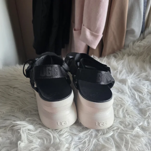 Ugg Black Strappy Sandals Size 12 - Picture 3 of 5
